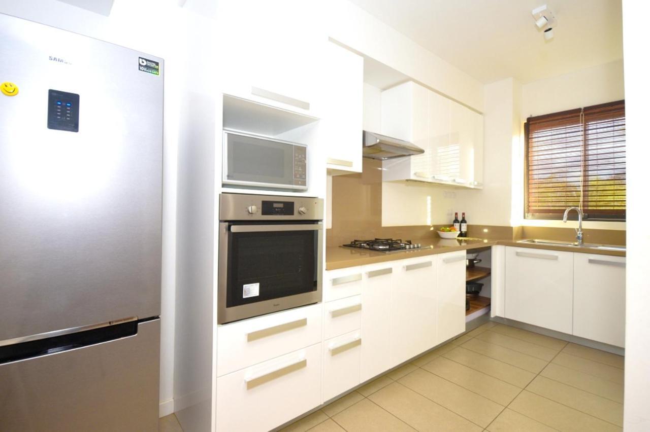 Apartment With 3 Bedrooms In Roches Noires, With Wonderful Sea View, Shared Pool, Terrace Rivière du Rempart 外观 照片