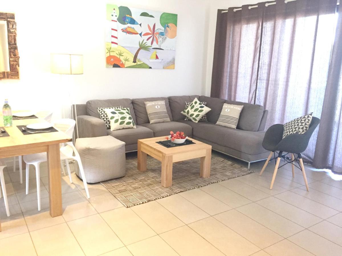 Apartment With 3 Bedrooms In Roches Noires, With Wonderful Sea View, Shared Pool, Terrace Rivière du Rempart 外观 照片